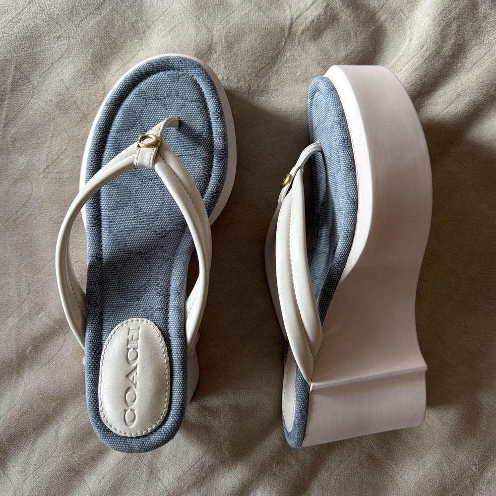 COACH Franki Platform Wedge Flip-Flops White Size 8 (Like New)